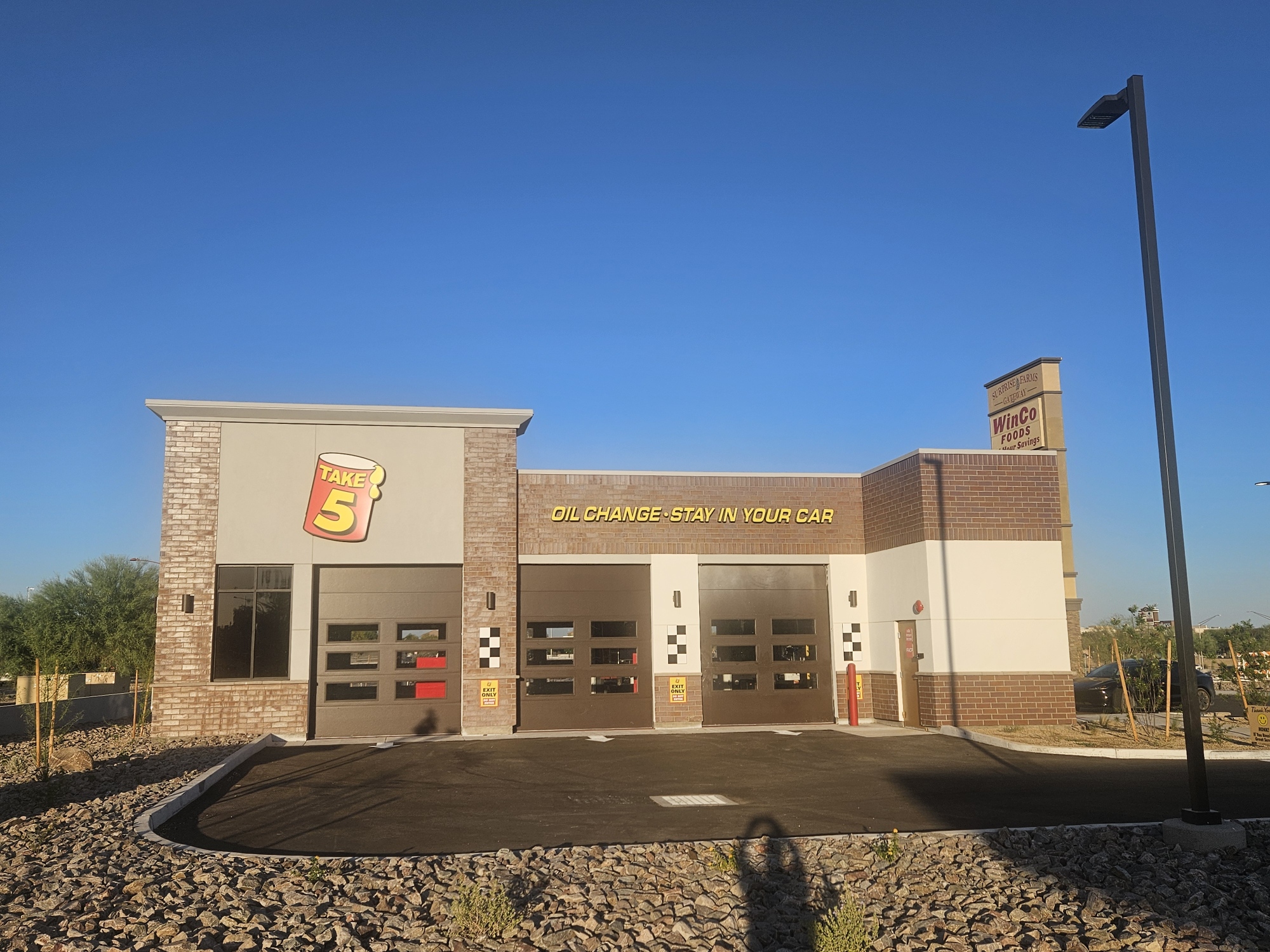 Take 5 Oil Change build at Surprise Farms Gateway